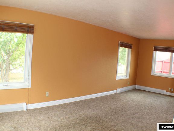 4th image of 582 Quadrant Dr