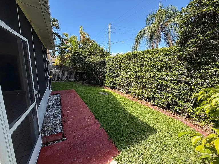 1117 SE 5th Ct — Photo 26