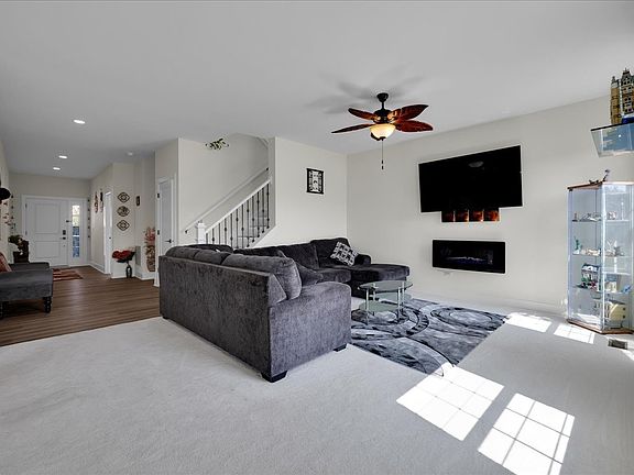 4th image of 3549 Doral Dr