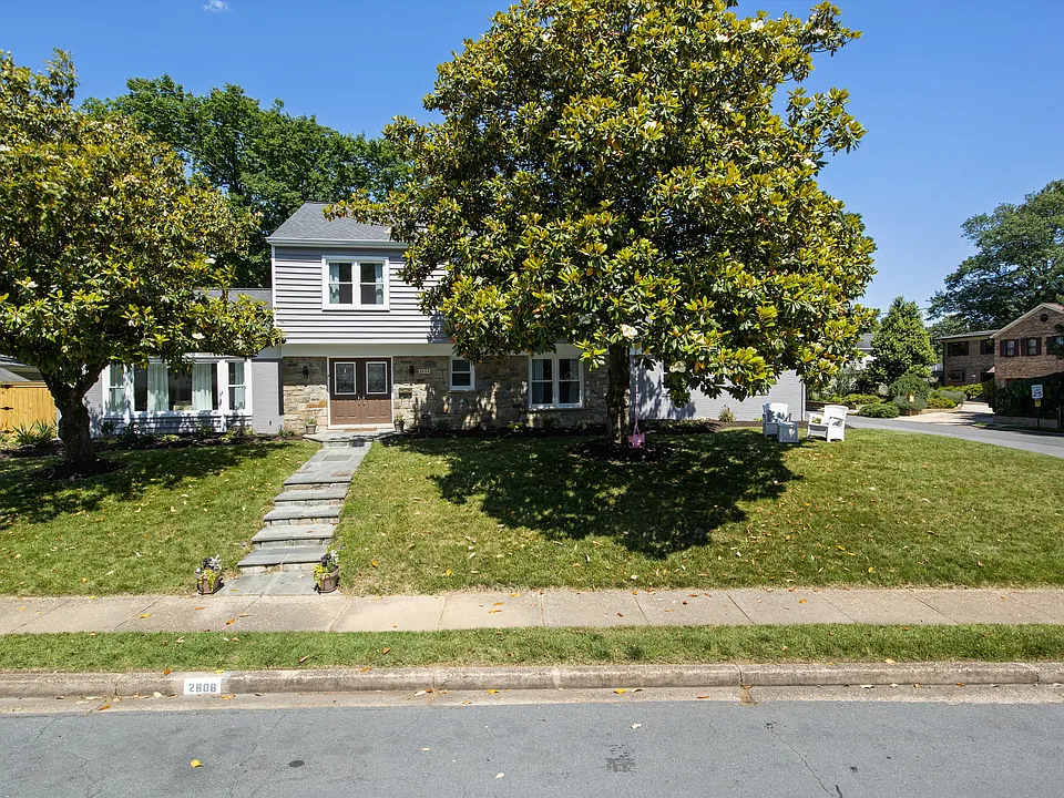2606 N Quincy St