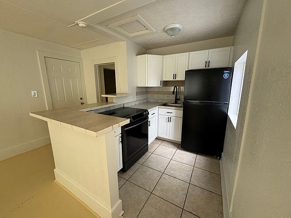 3rd image of 434 E Tillman Ave #7