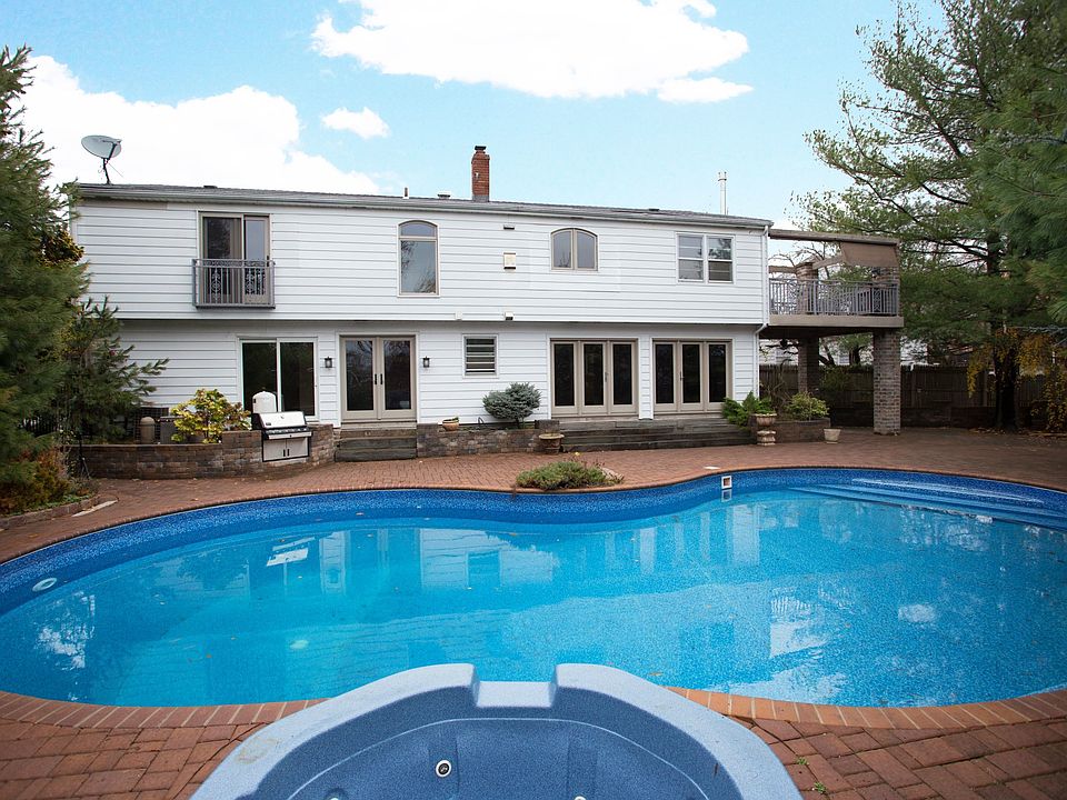 4 Palisades Ct Cresskill