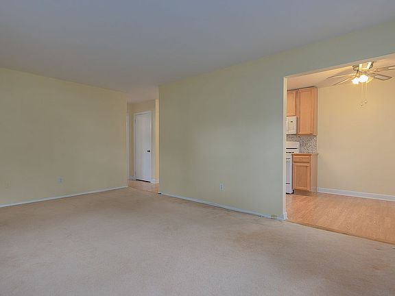 5th image of 218 Parkside Dr