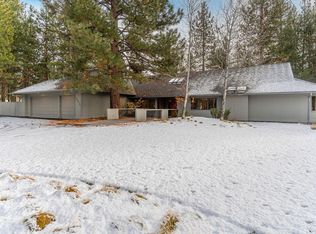 60013 Ridgeview Dr W, Bend, OR 97702