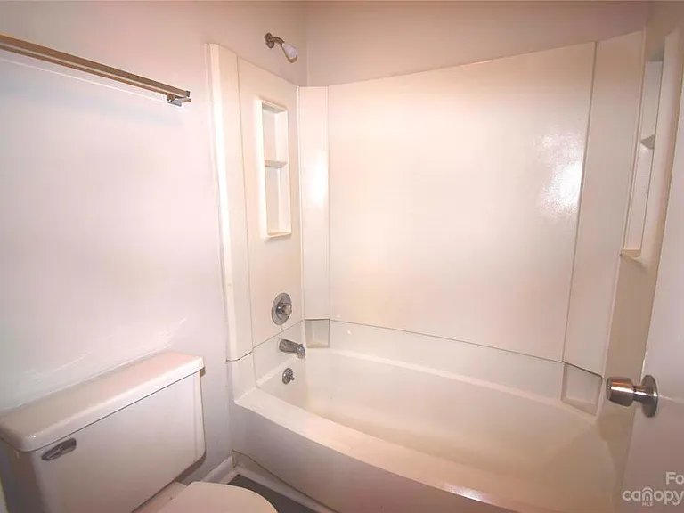 4425 Sharon Chase Dr — Photo 4