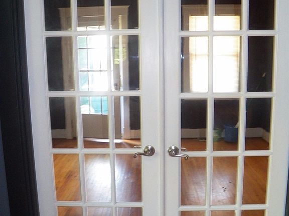 3rd image of 1754 Courtland Ave