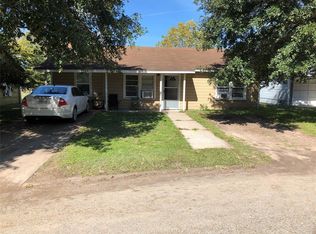 205 E Johnson St, Cuero, TX 77954