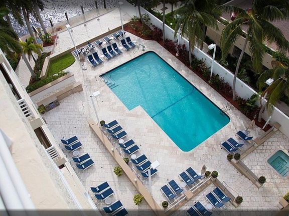 5th image of 2670 E Sunrise Boulevard #903