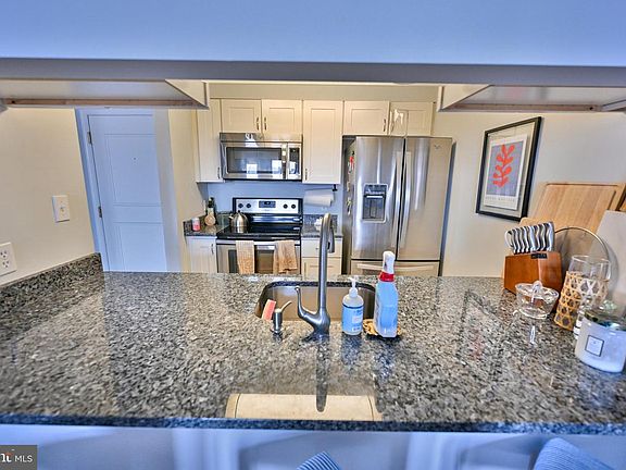 5th image of 1000 Fell St Unit 206