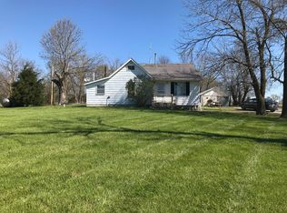 12101 E Kroeger Rd, Centralia, MO 65240