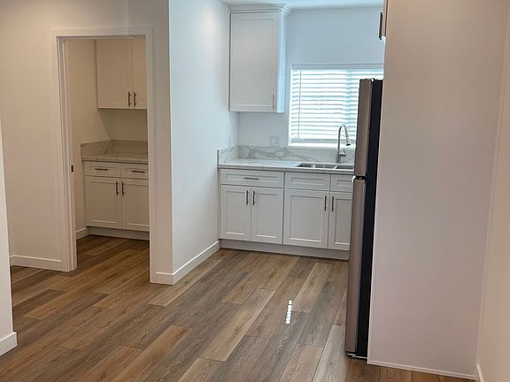 5th image of 4177 Naomi Ave #4181-1/2