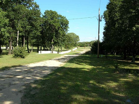 3rd image of 583 Deer Trl