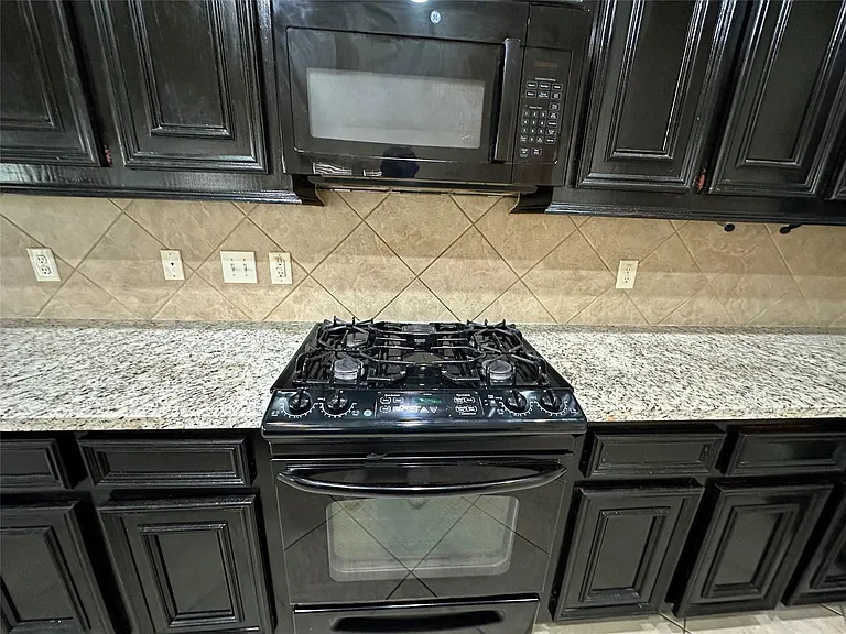 27511 Gatlin Ln — Photo 16