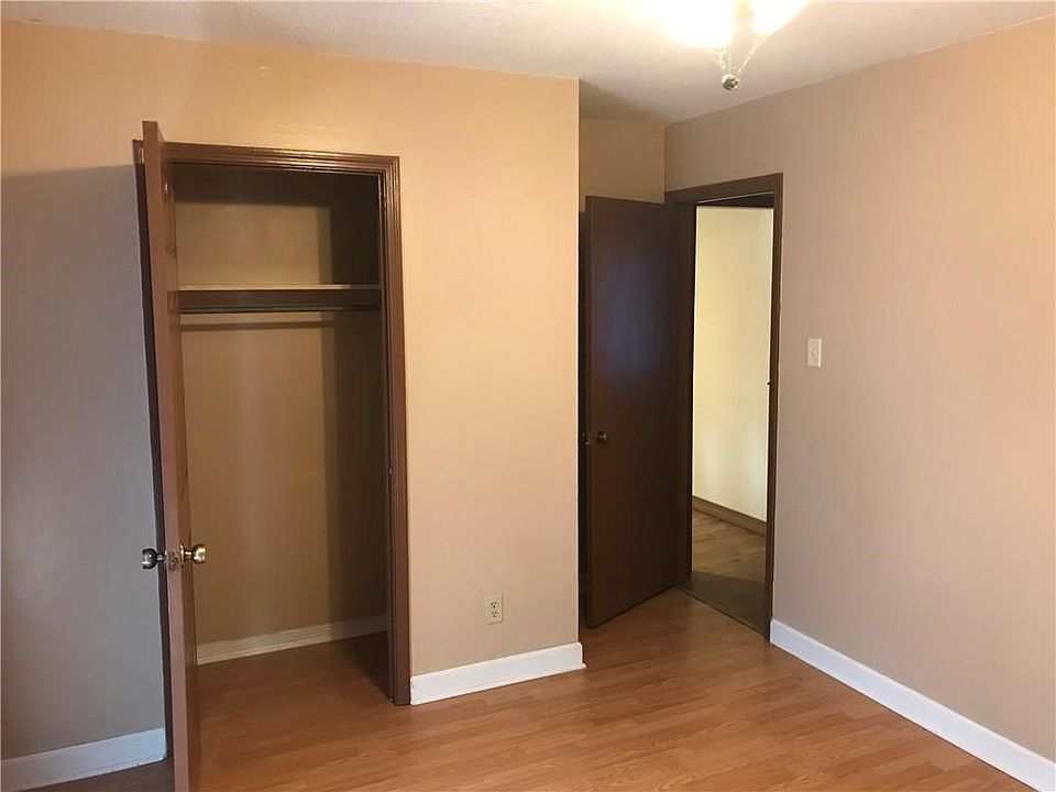 Right side Bedroom 1