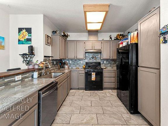 2nd image of 2134 Roberta Ave