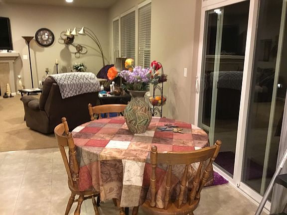 Kitchen Eating Area