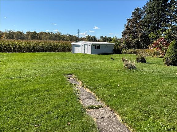 4th image of 9556 Coombs Rd