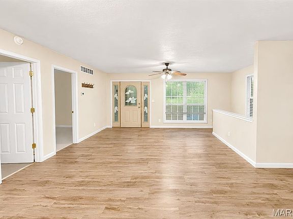 5th image of 13546 E Sunrise Lake Dr