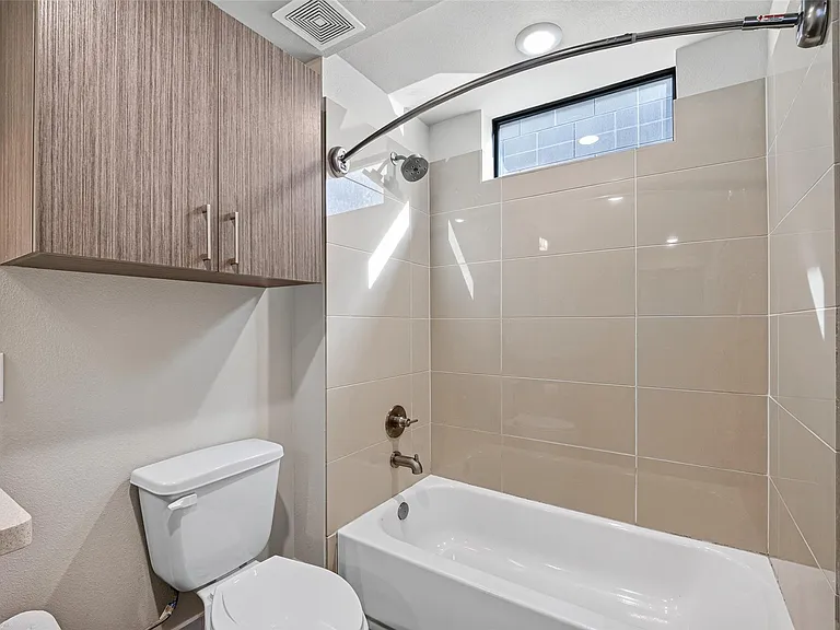 2401 Crawford St #B209 — Photo 32