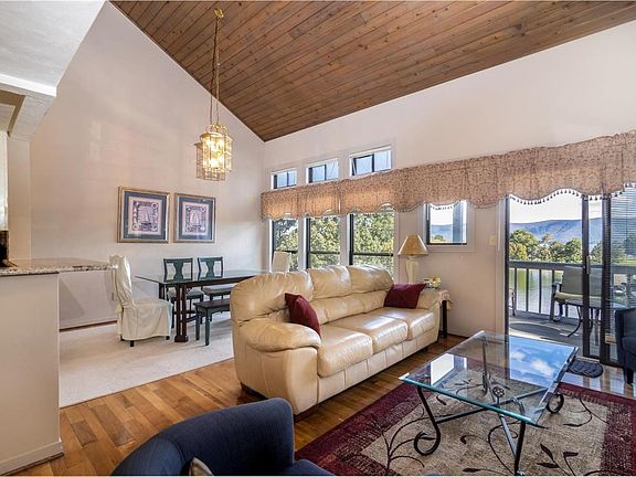 5th image of 290 Sailors Cove Dr