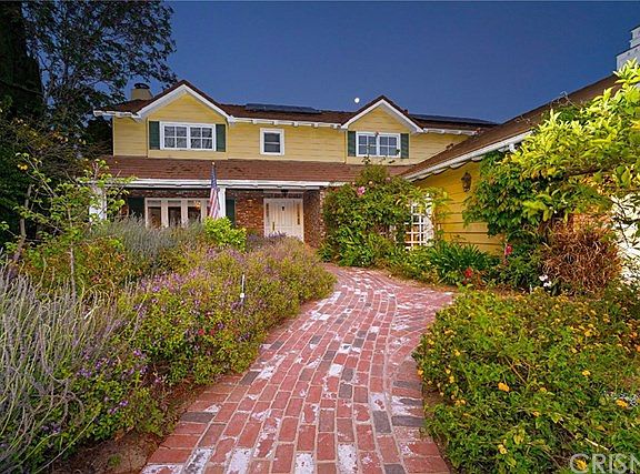 2nd image of 5014 Del Moreno Dr