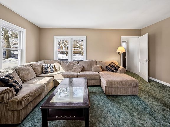 2nd image of 419 Darlington Rd E