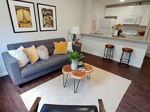 5th image of 4309 Hamilton Ave #1