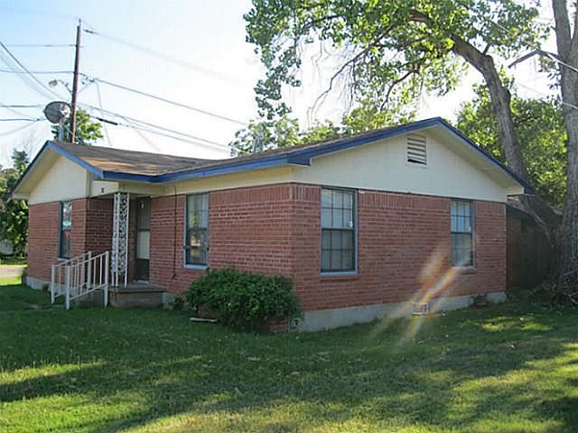 2nd image of 303 N Masters Dr