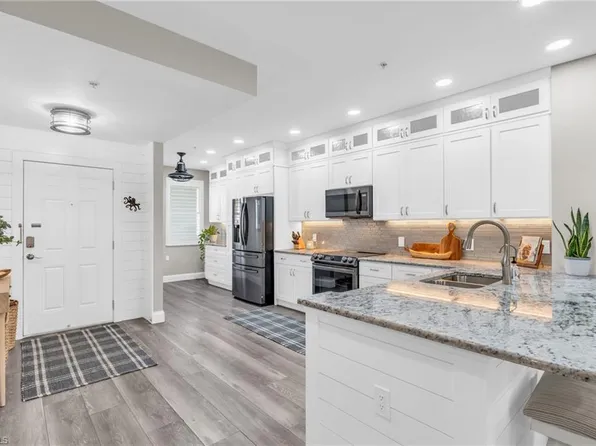11041 Gulf Reflections DR #203, FORT MYERS, FL 33908