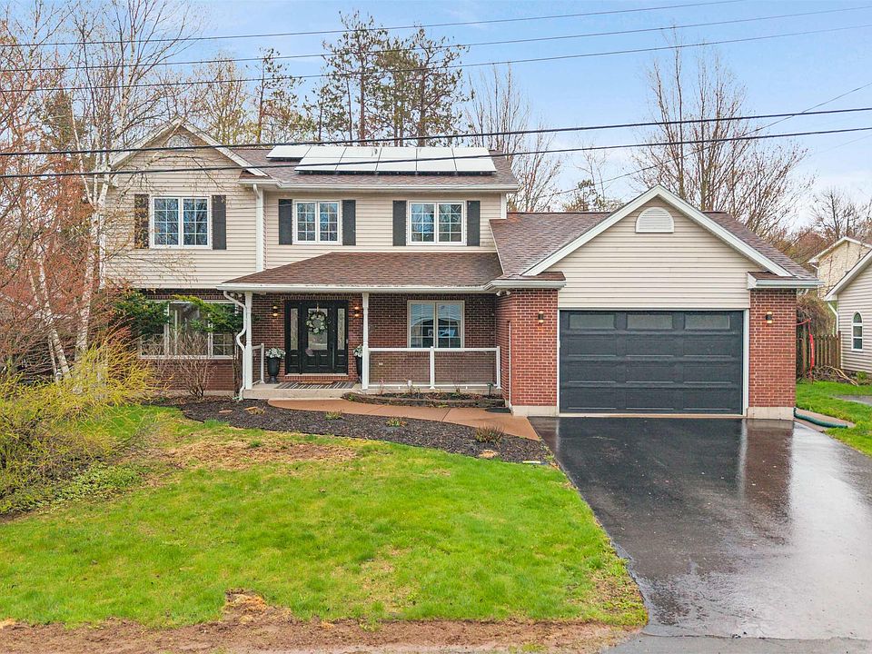 1st image of 17 Pineview Cres
