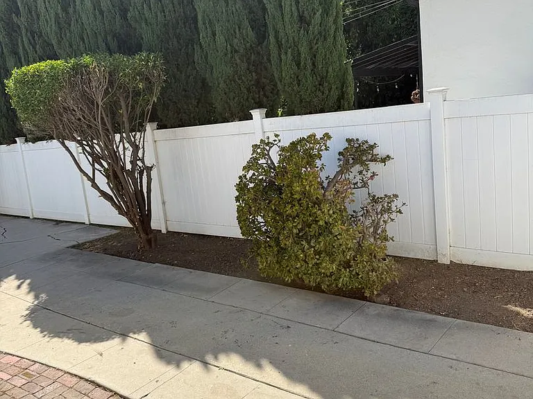 2523 S Bentley Ave — Photo 25