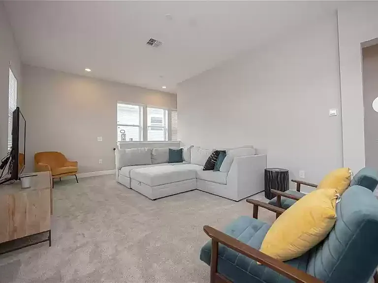 8725 Sperry St — Photo 3