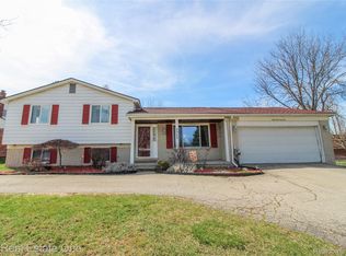 6942 Leslee Crest Dr, West Bloomfield, MI