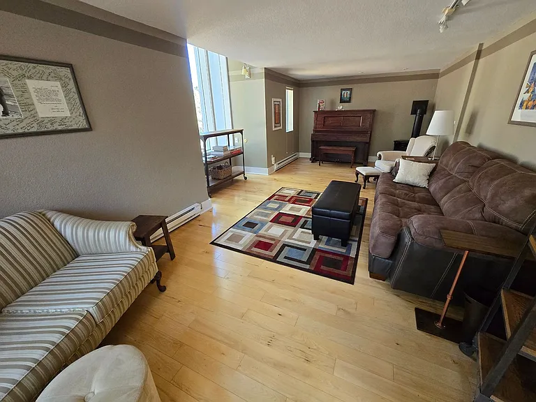 2792 Lee Hill Dr — Photo 23
