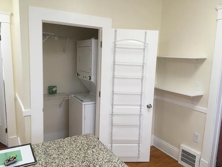 1005 Auburn Ave — Photo 6