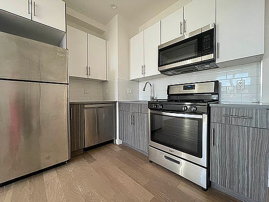 2nd image of 1253 Rogers Ave #3