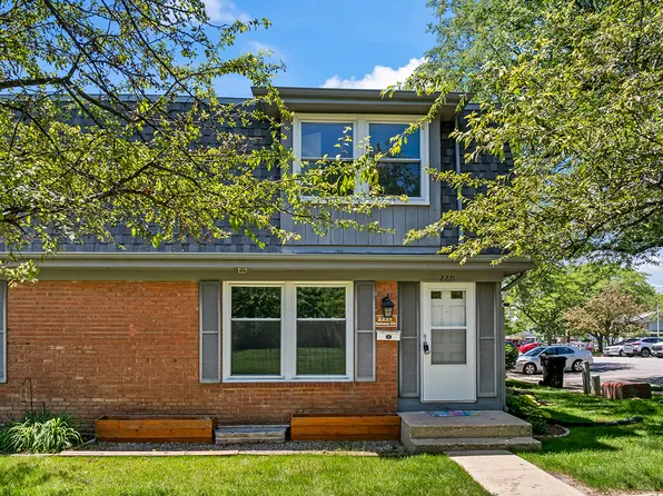 2221 Ramsey Cir, Schaumburg, IL 60194