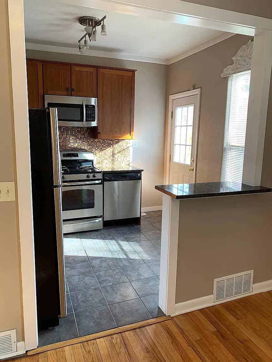 2 bed, 874 sqft, $1,850 — Photo 3