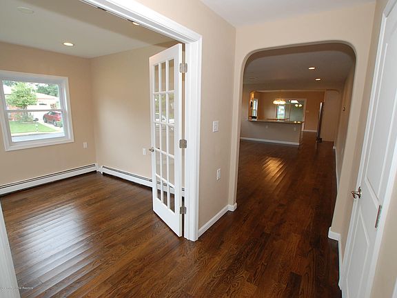2nd image of 1 Abaco St