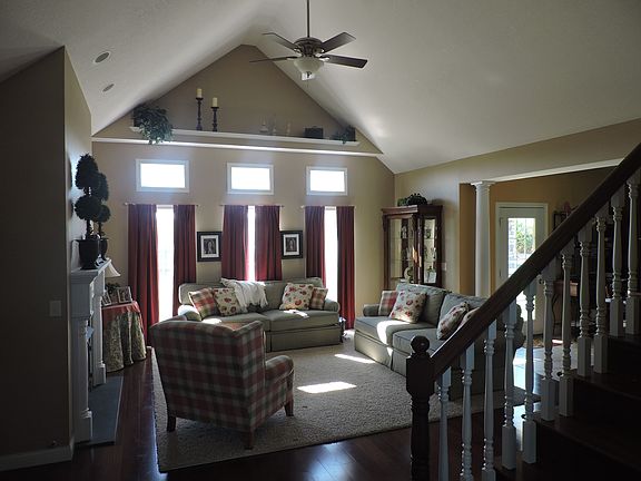 2nd image of 111 Brentwood Ct