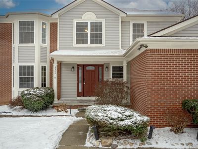 5500 Huntsman Dr, White Lake, MI, 48383