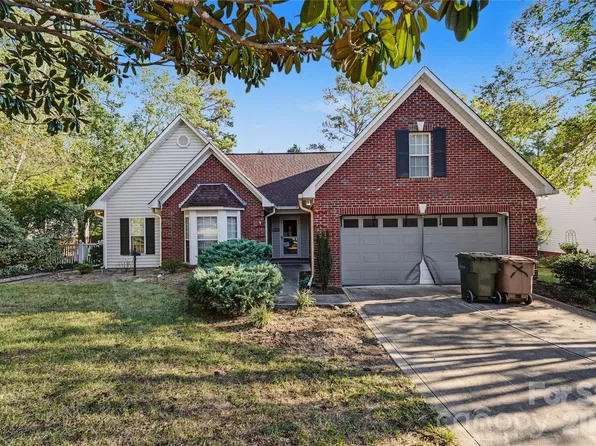 8216 Poplar Grove Cir, Waxhaw, NC 28173