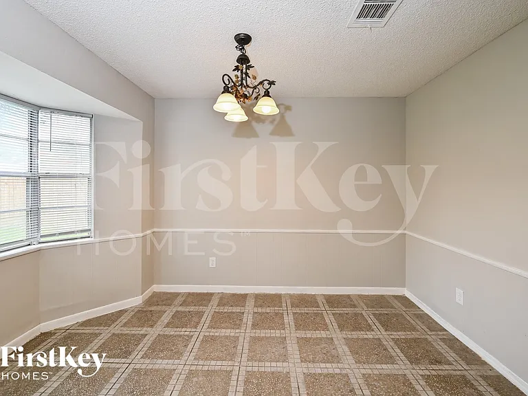 13706 Oleoke Ln — Photo 5