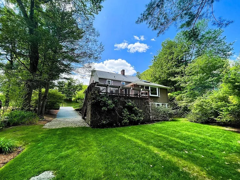 37 Emerson Rd — Photo 24