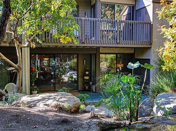 2nd image of 2542 W Macarthur Blvd #137