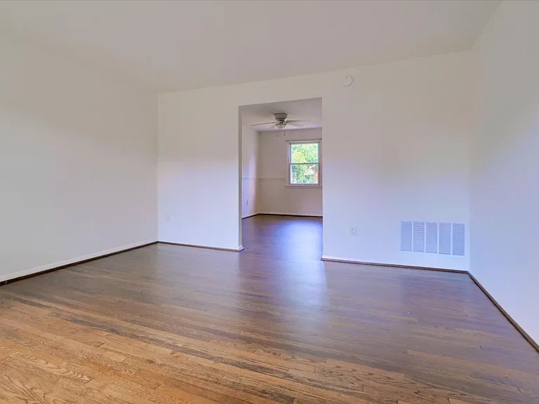 8431 Harris Ave — Photo 11
