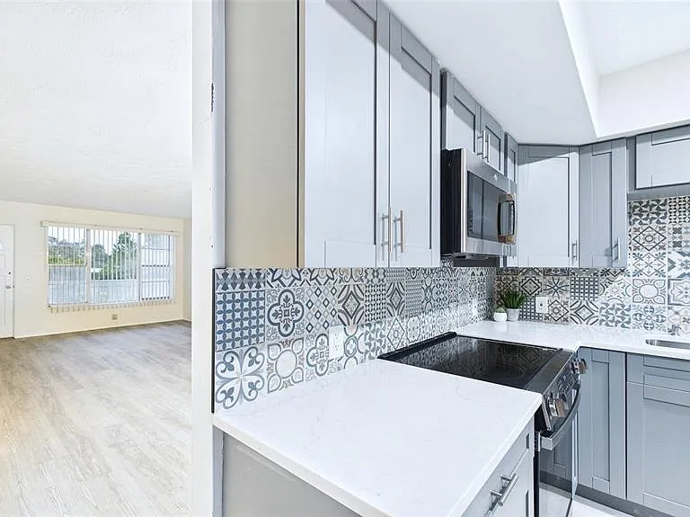 2454 Australia Way E #32 — Photo 23
