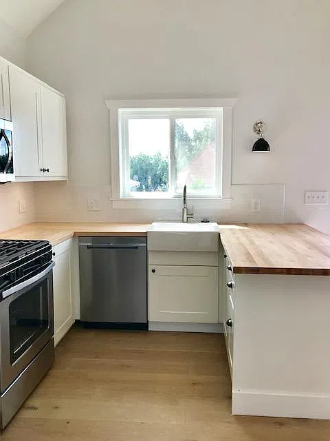 1800 Mozart St — Photo 2
