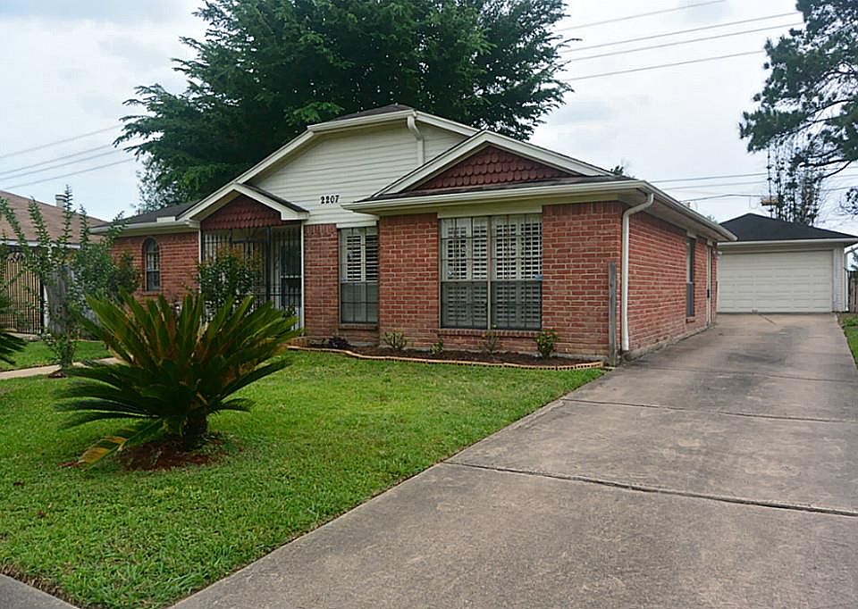 1st image of 2207 Hazyknoll Ln