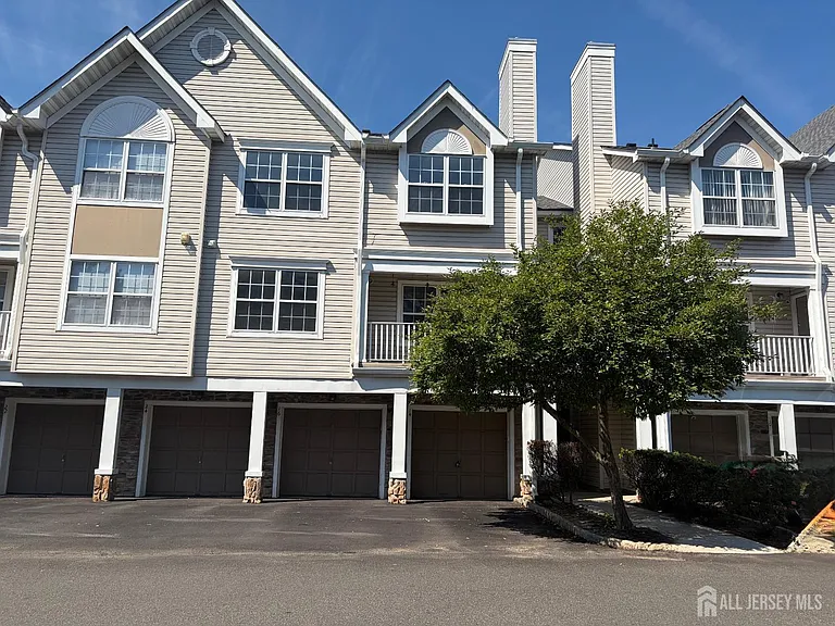14 Prestwick Way — Photo 1